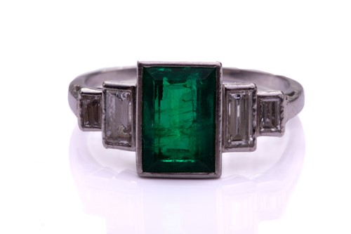 Lot 329 - An Art Deco-style emerald and diamond ring,...