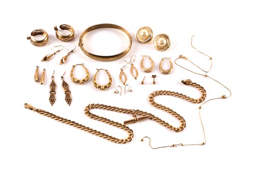 Lot 20 - A miscellaneous collection of jewellery items;...