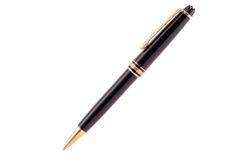 Lot 386 - Montblanc Meisterstück ballpoint pen, with...