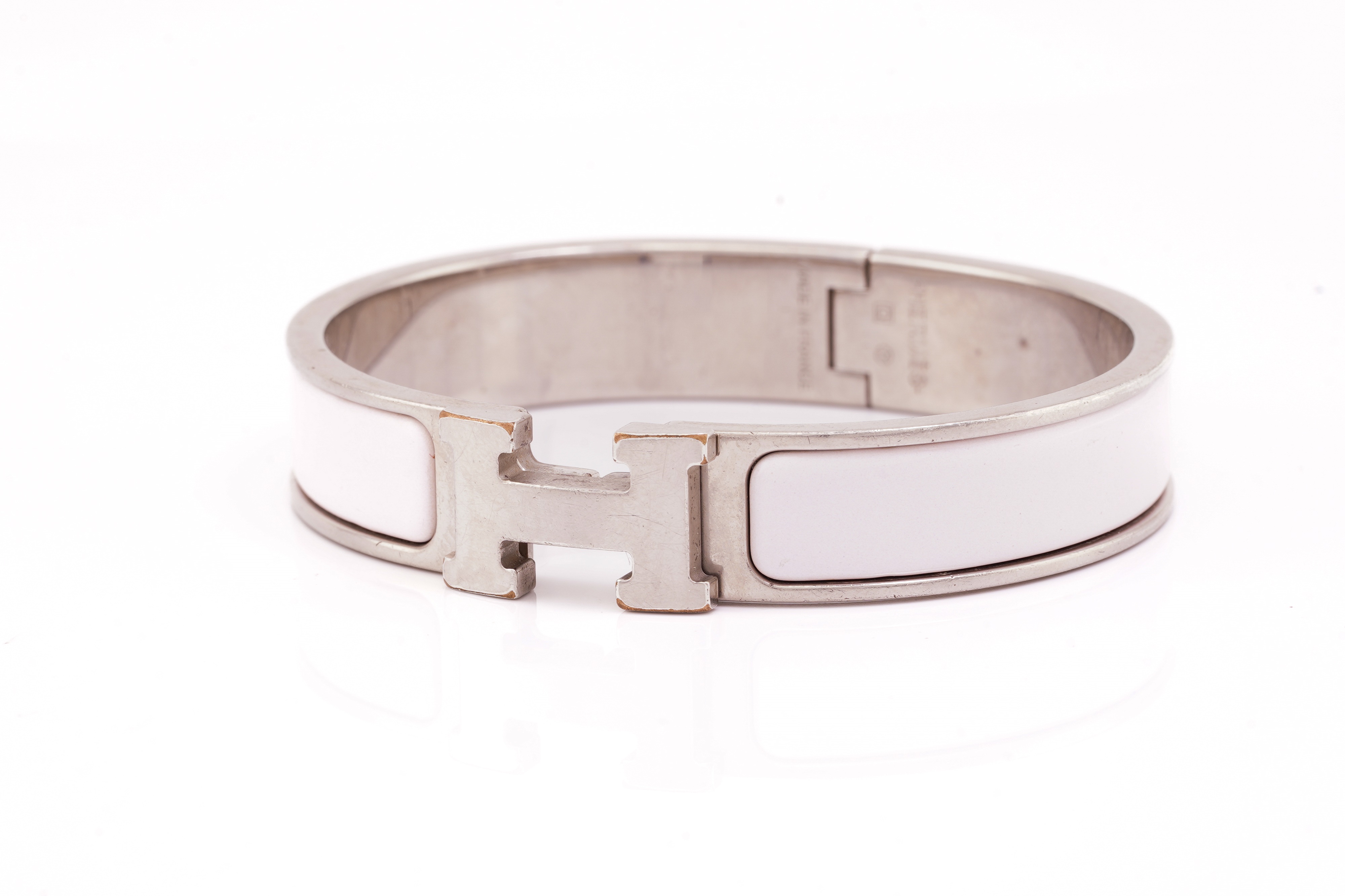 Hermès a Clic H PM bracelet Silver coloured metal and white enamel   Bukowskis