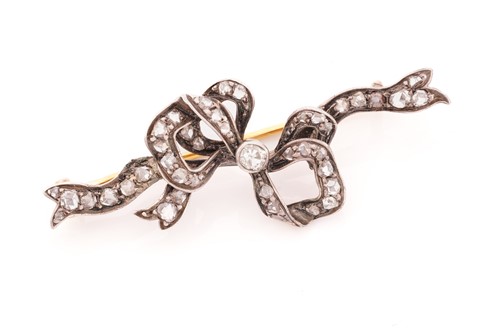 Lot 175 - A late Victorian rose diamond set bow brooch,...
