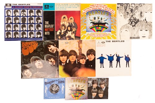 Lot 387 - The Beatles: a good collection of early issue...