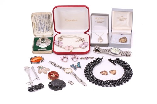 Lot 149 - A mixed quantity of silver, costume jewellery...