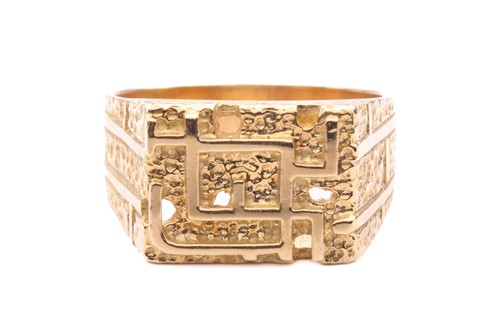 Lot 161 - A modernist abstract ring, the rectangular...