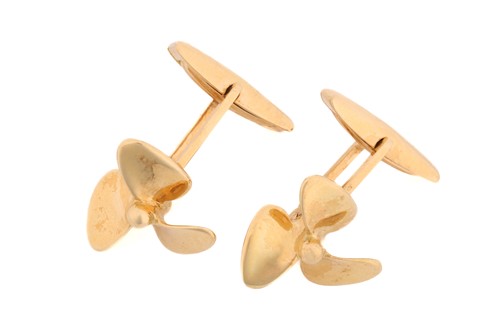 Lot 153 - A pair of boat propeller cufflinks, with...