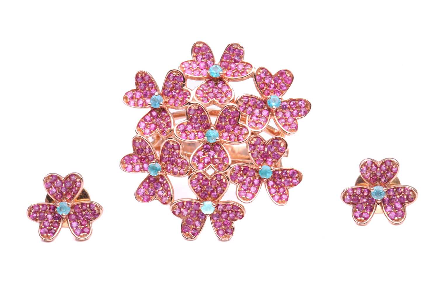 Lot 49 - A floral dress ring and earrings en suite; the...