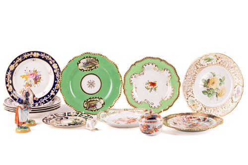 Lot 569 - A set of five Spode pattern 3135 circular...