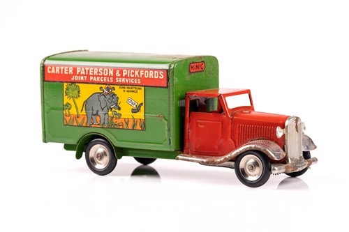 Lot 617 - A Tri-ang 'Minic' Carter Paterson & Pickfords...