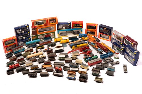 Lot 611 - A large collection of boxed and loose model...