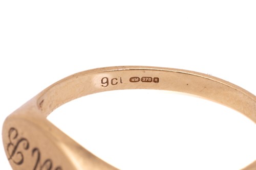 Lot 11 - A group of 9ct yellow gold jewellery, to...