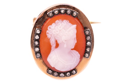 Lot 129 - An agate cameo brooch pendant, depicting a...