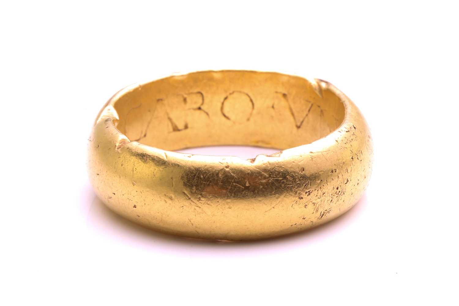 Lot 298 - An Early 18th-century wedding ring, the thick...