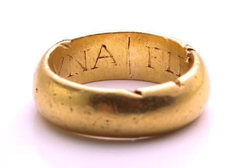 Lot 298 - An Early 18th-century wedding ring, the thick...