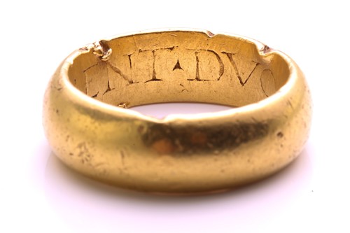 Lot 298 - An Early 18th-century wedding ring, the thick...