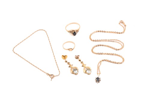 Lot 36 - A collection of mixed jewellery comprising a...