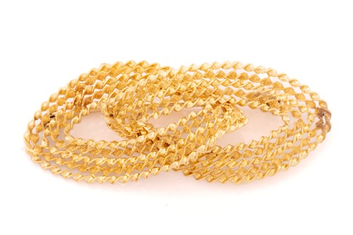 Lot 71 - An 18ct yellow gold twisted wirework double...