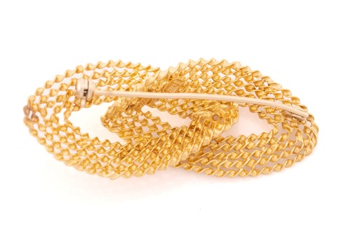 Lot 71 - An 18ct yellow gold twisted wirework double...