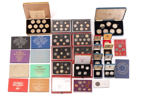 Lot 156 - A collection of silver proof and other coins,...