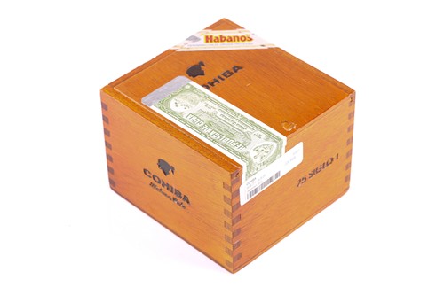 Lot 136 - 25 Cohiba Siglo No 1 Cigars in opened slide...