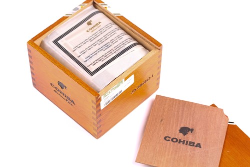 Lot 136 - 25 Cohiba Siglo No 1 Cigars in opened slide...