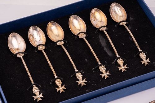 Lot 447 - A mixed quantity of silver including a silver...