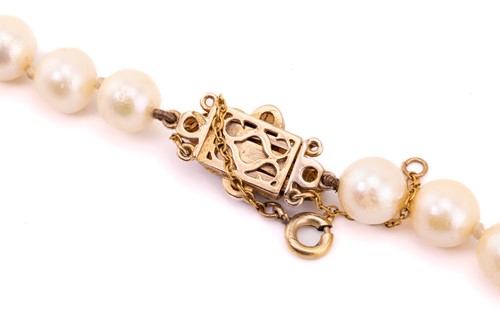 Lot 177 - A Victorian mourning brooch and a...