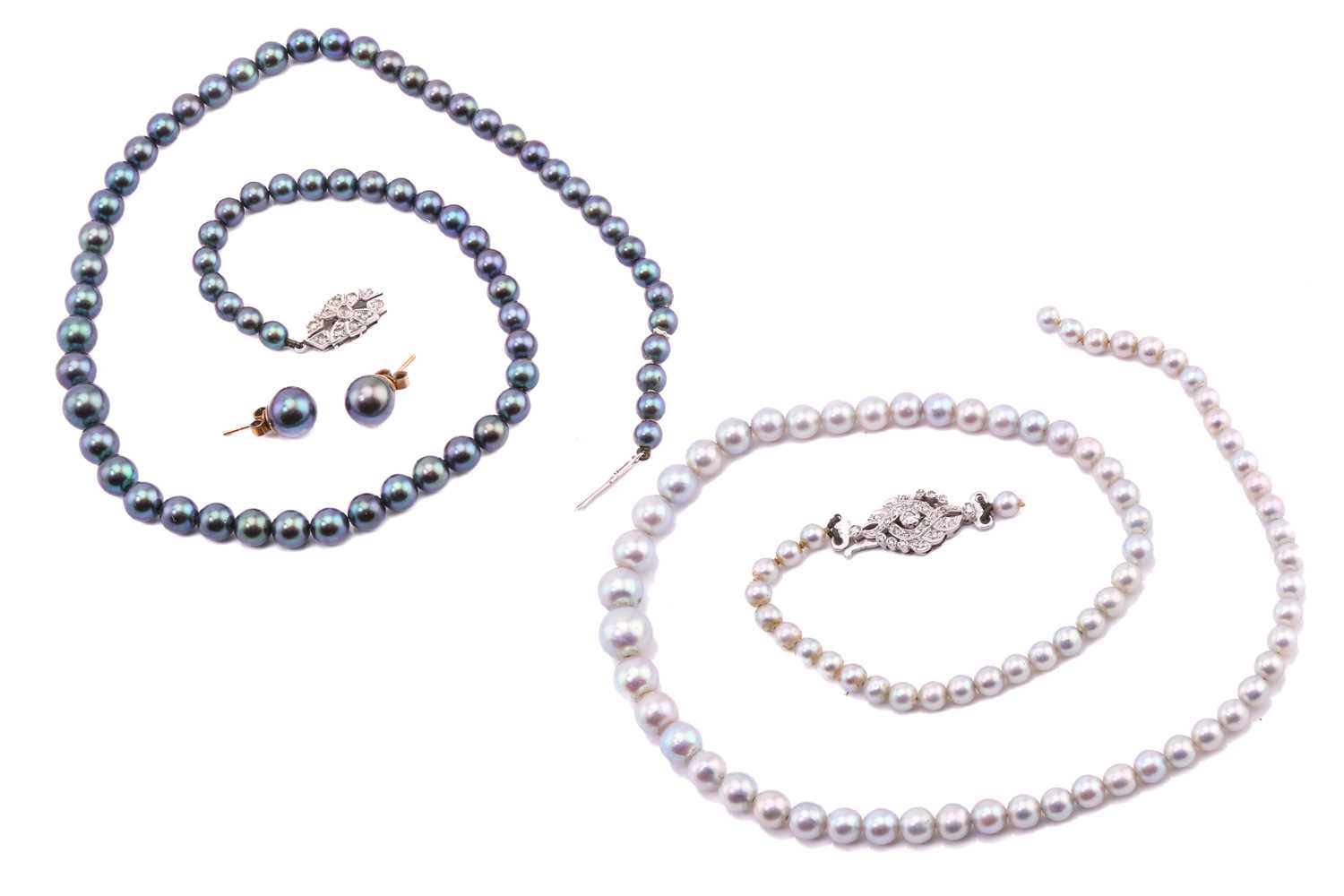 Two Pearls Lot 15 - Two pearl necklaces, comprising a single