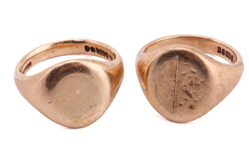 Lot 341 - Two 9ct yellow gold gentleman's signet rings,...