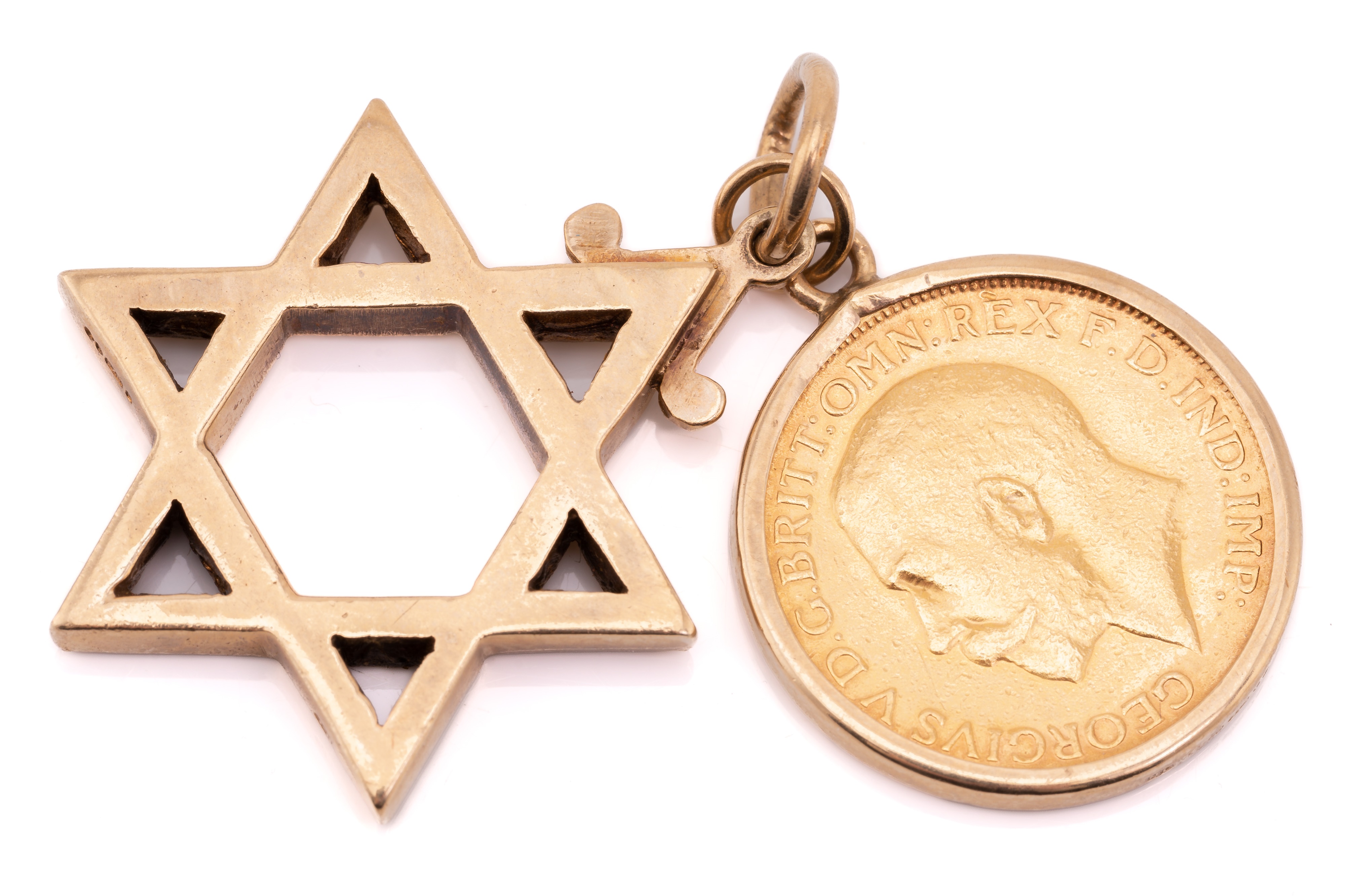 Lot 53 - A 9ct gold Star of David pendant, 3cm in