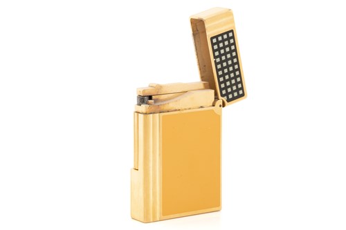 Lot 334 - An S.T. Dupont Limited Edition 'Gatsby' gold...