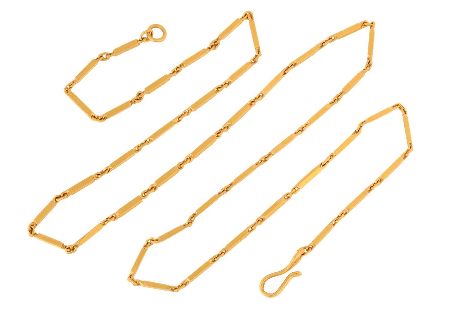 Lot 27 - A bar link chain necklace, of triangular