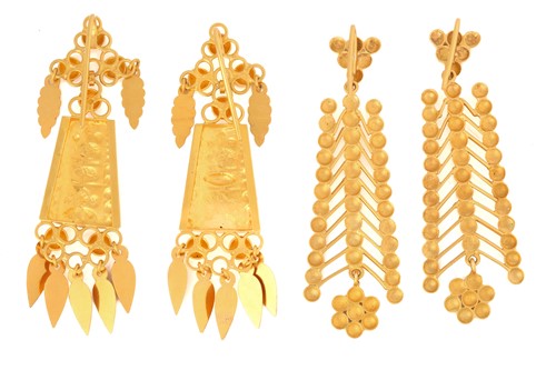 Lot 218 - A pair of Indian yellow metal earrings, of...
