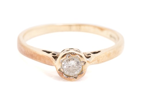Lot 207 - An Edwardian diamond flowerhead ring and a...