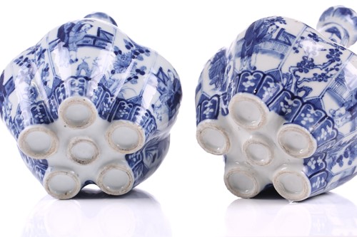 Lot 90 - A pair of Chinese blue & white quintal bulb...