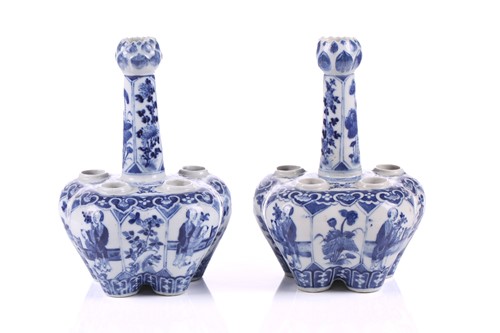 Lot 90 - A pair of Chinese blue & white quintal bulb...