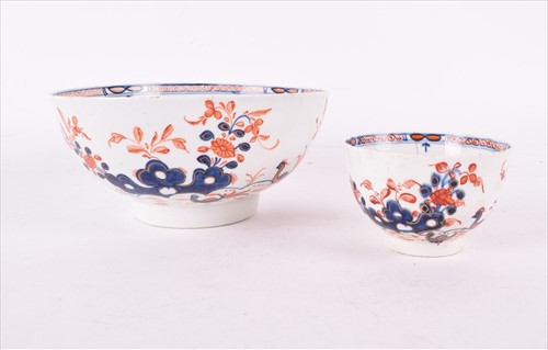 Lot 274 - An 18th century Lowestoft porcelain slop bowl...