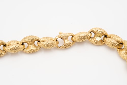 Lot 179 - An Italian stippled anchor link necklace, with...