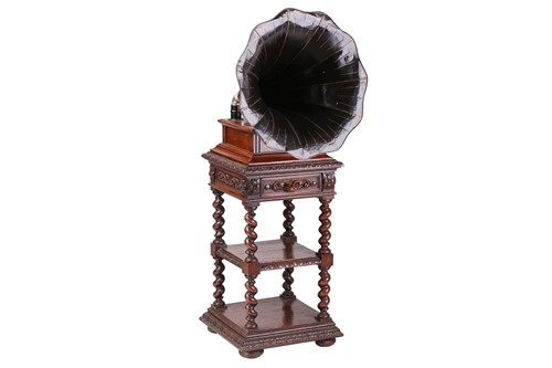 Lot 110 - A reproduction "HMV" "Monarch junior" wind up...
