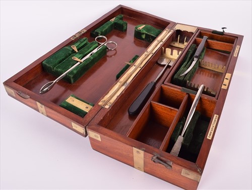 Lot 333 - A late 19th century boxed surgeon's set by S....