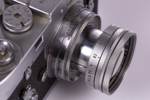 Lot 196 - A 1960 Leica M2 Rangefinder camera, chrome,...