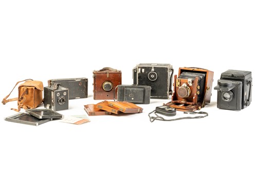 Lot 229 - A collection of Edwardian and later cameras,...