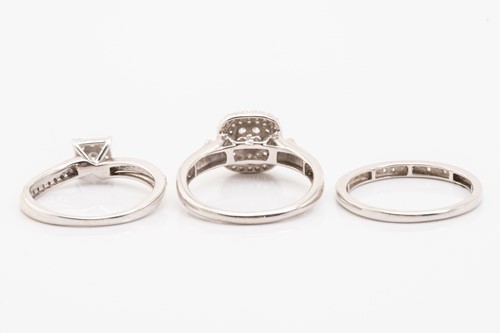 Lot 52 - A diamond bridal set comprising a three tier...