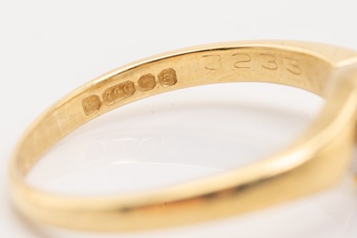 Lot 167 - A diamond single stone ring, the round...