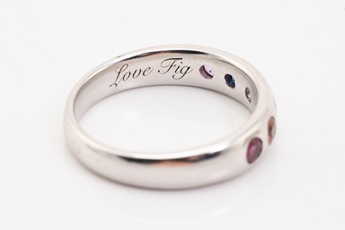 Lot 131 - A rainbow sapphire ring in 18ct white gold,...