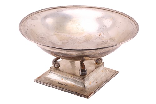 Lot 482 - A Theo Fennell heavy silver circular comport/...