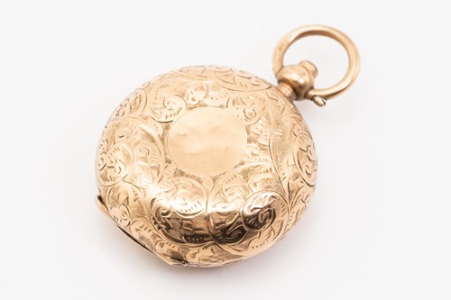 Lot 73 - A 9ct gold sovereign case with a Victorian...