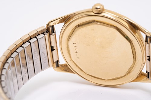 Lot 347 - A Zenith gold dress watch, featuring a swiss...