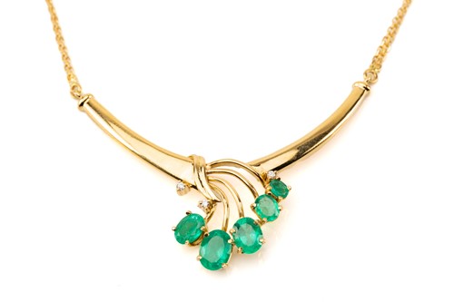 Lot 24 - A necklace set with emeralds and diamonds, the...