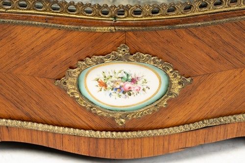 Lot 107 - A Napoleon III style king wood table...