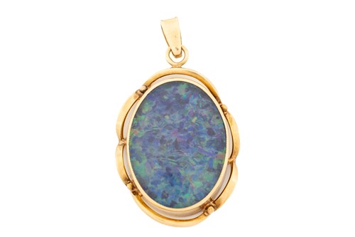 Lot 217 - An opal doublet pendant, comprising an oval...